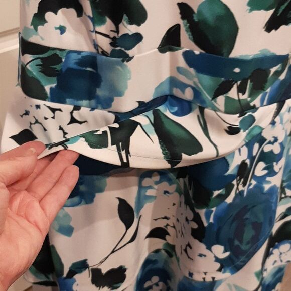 Dressbarn Sleeveless Floral Blue and White Dress - Picture 3 of 11